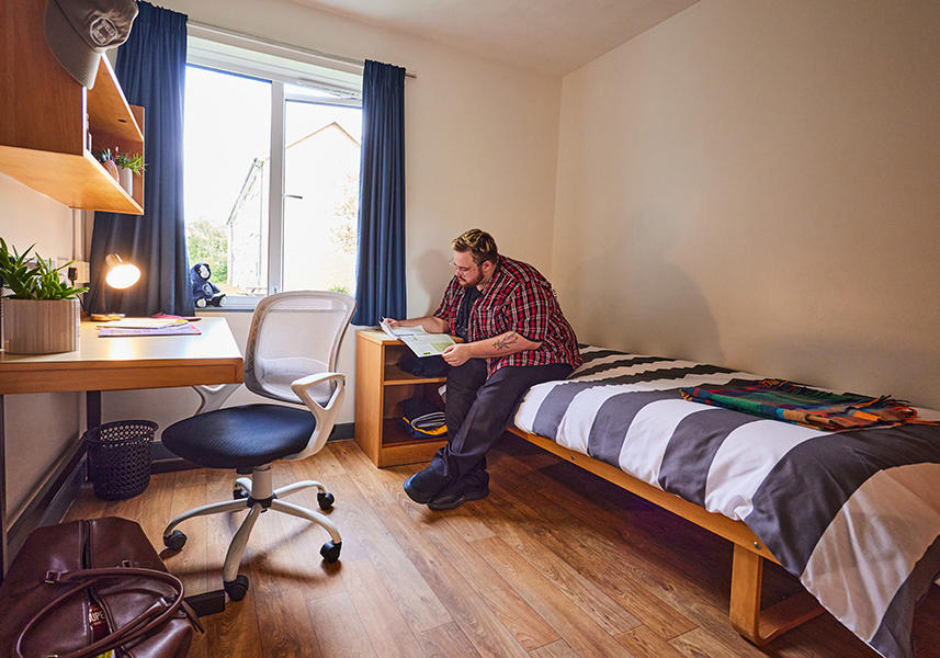 /images/campaign/accomodation-single-room-halls.x4db2df8c.jpg?crop=857,600,143,0