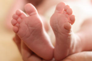bare baby's feet