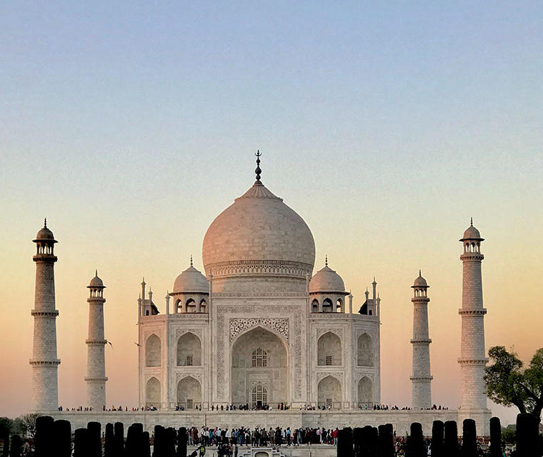 a picture of the Taj Mahal