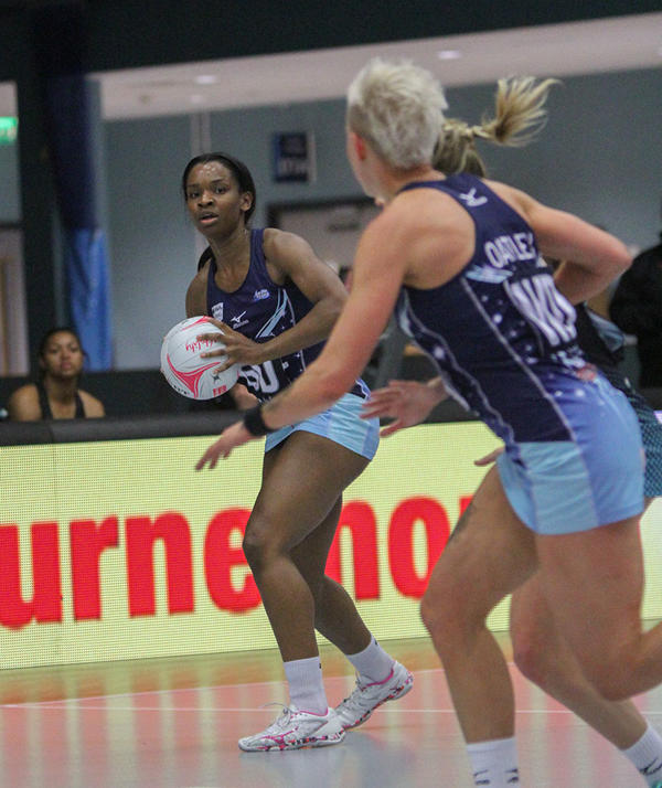 Jodie Gibson playing netball - credit Razorlight Imagery