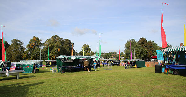 Welcome Weekend - stalls - web