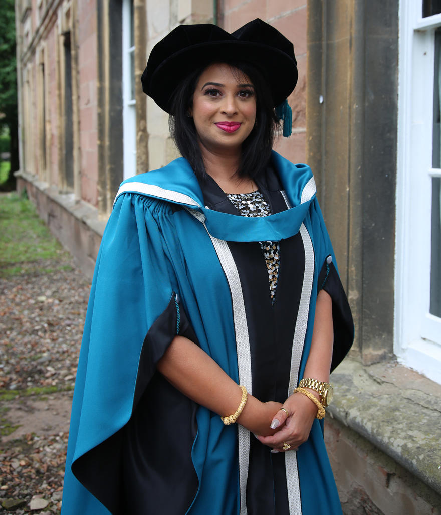Kiran Sahota - Hon robes