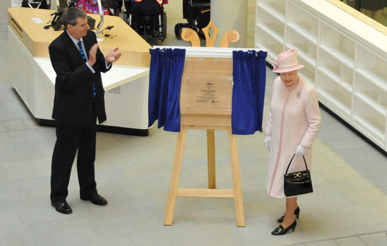The Queen visits The Hive library
